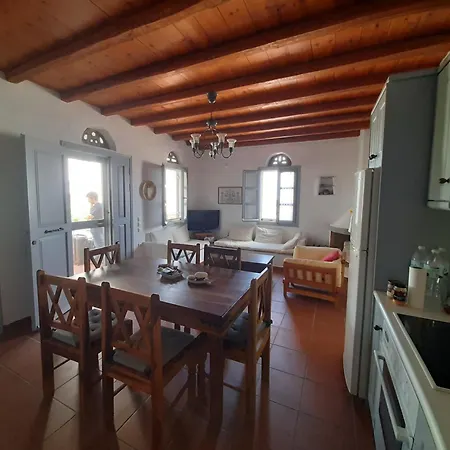 Dom wakacyjny White And Blue Tinos House *